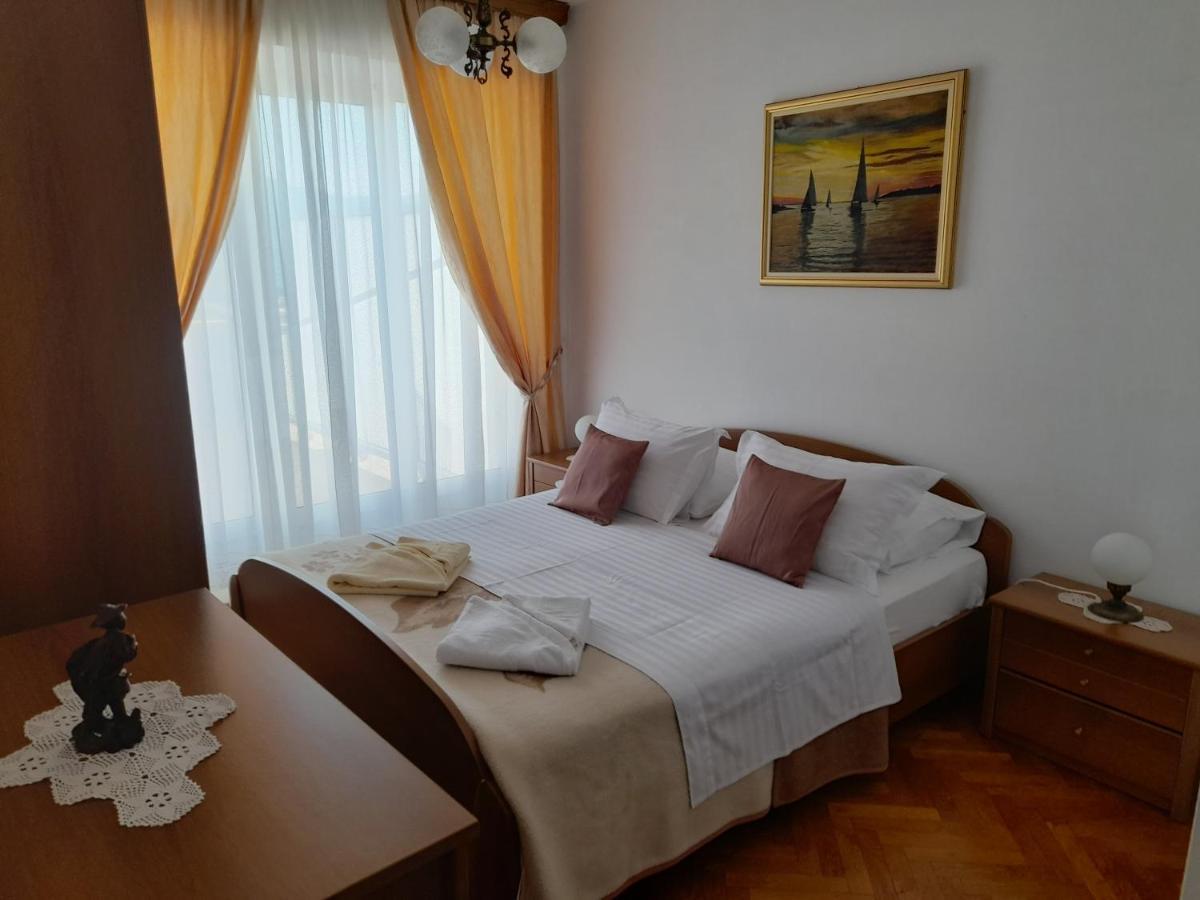Villa Apartments Mate Cebalo Лумбарда Экстерьер фото