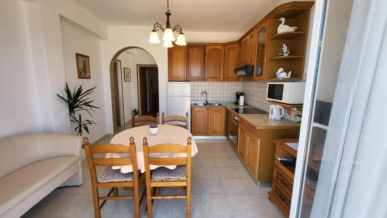 Villa Apartments Mate Cebalo Лумбарда Экстерьер фото