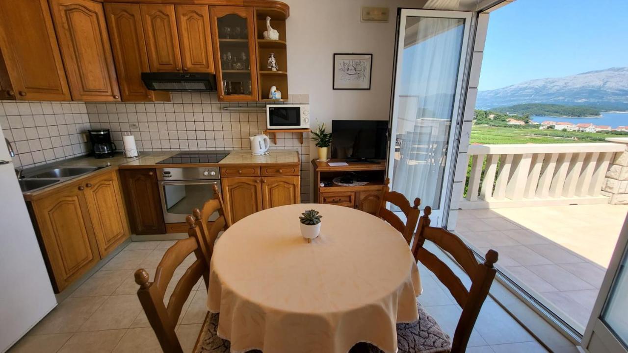 Villa Apartments Mate Cebalo Лумбарда Экстерьер фото
