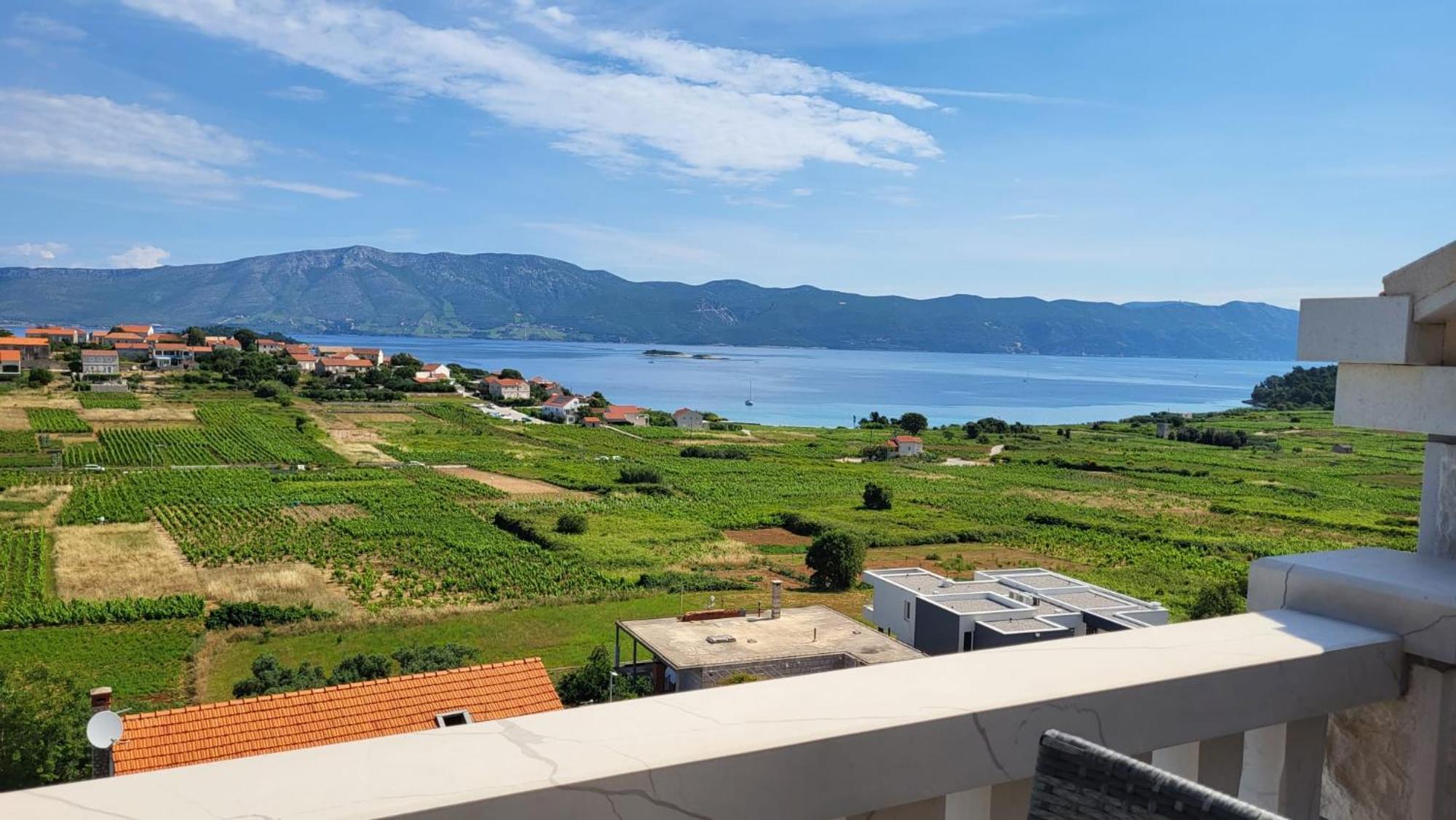 Villa Apartments Mate Cebalo Лумбарда Экстерьер фото