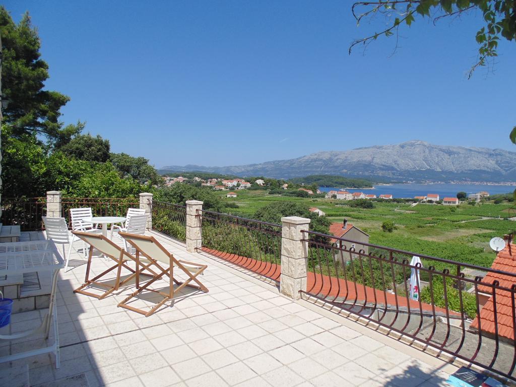Villa Apartments Mate Cebalo Лумбарда Экстерьер фото