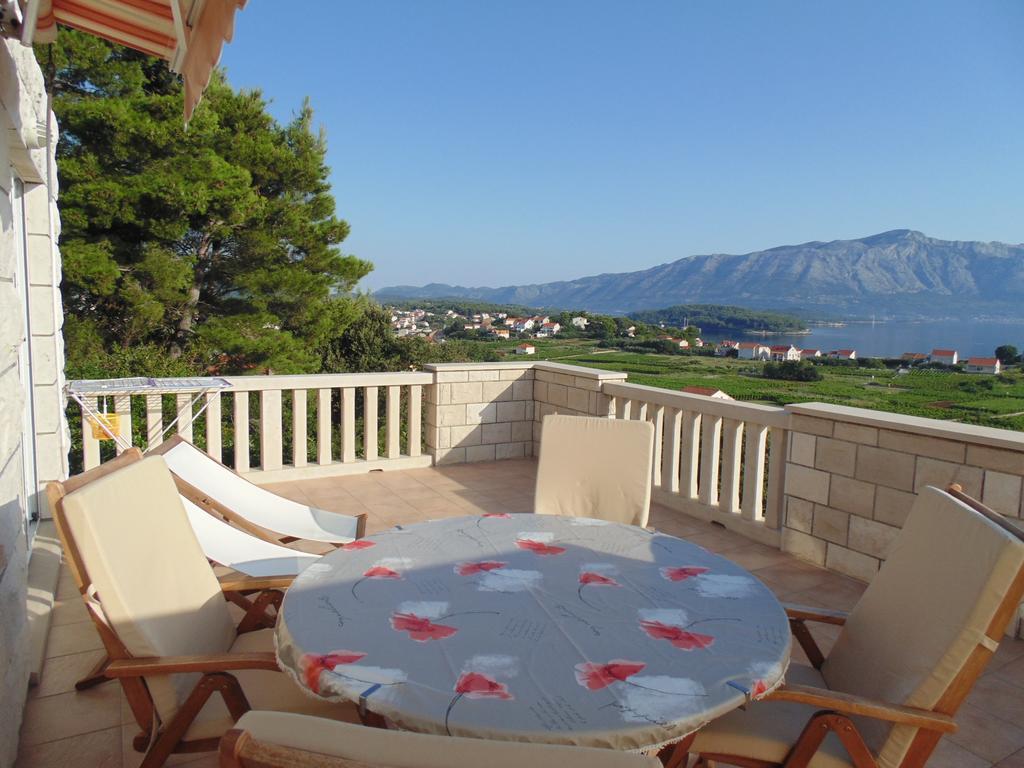 Villa Apartments Mate Cebalo Лумбарда Экстерьер фото